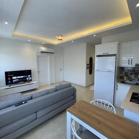 Denize Cok Yakin. Sifir Bina Apartament