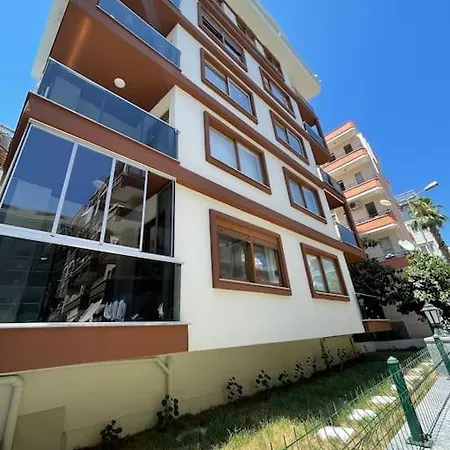 Denize Cok Yakin. Sifir Bina *