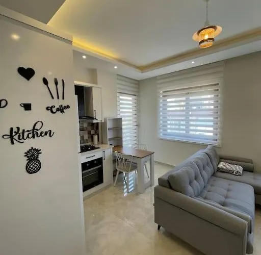 Denize Cok Yakin. Sifir Bina Apartment