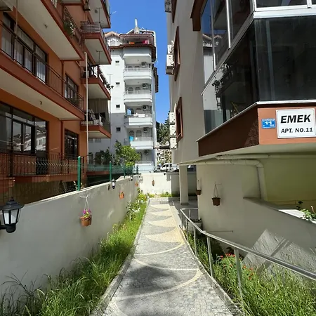 Denize Cok Yakin. Sifir Bina Apartment *